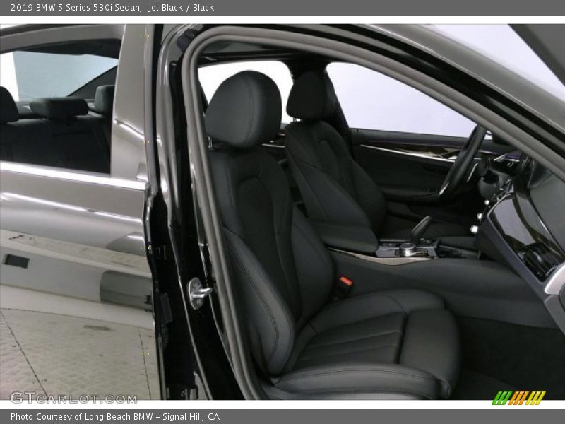 Jet Black / Black 2019 BMW 5 Series 530i Sedan