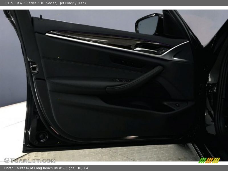 Jet Black / Black 2019 BMW 5 Series 530i Sedan