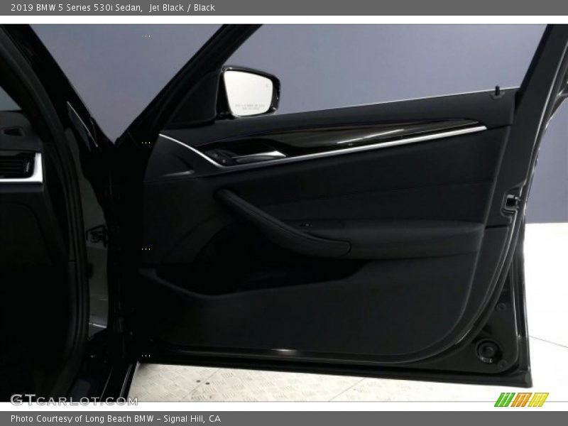 Jet Black / Black 2019 BMW 5 Series 530i Sedan