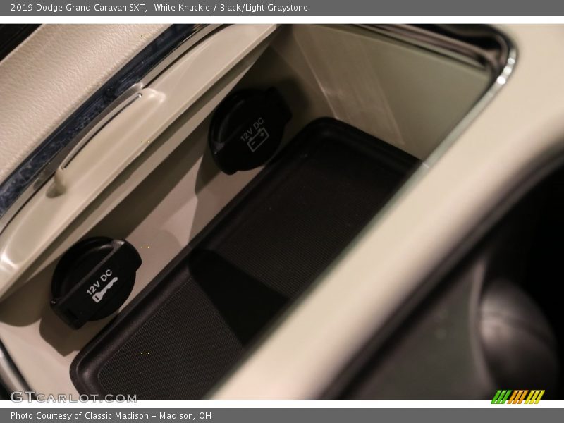 White Knuckle / Black/Light Graystone 2019 Dodge Grand Caravan SXT