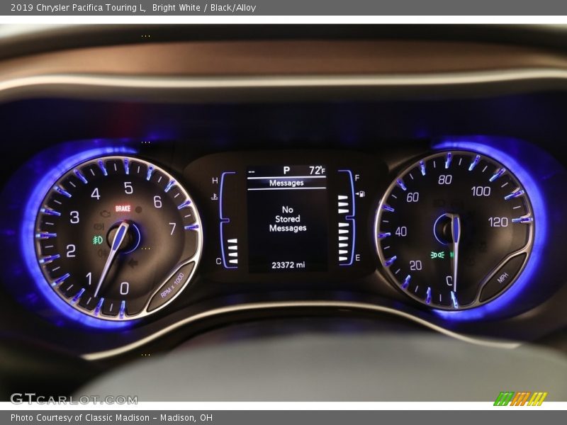 Bright White / Black/Alloy 2019 Chrysler Pacifica Touring L