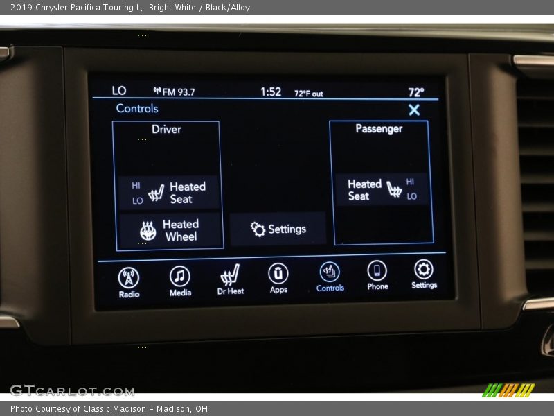 Bright White / Black/Alloy 2019 Chrysler Pacifica Touring L