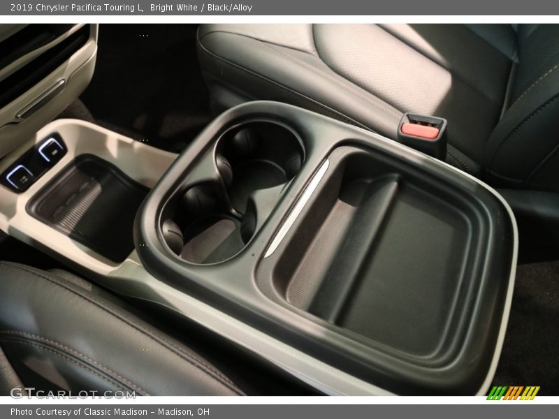 Bright White / Black/Alloy 2019 Chrysler Pacifica Touring L