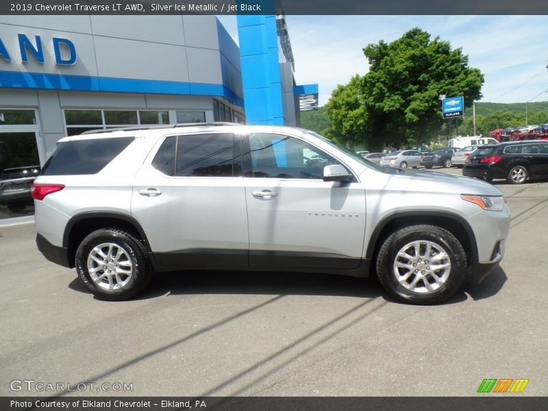 Silver Ice Metallic / Jet Black 2019 Chevrolet Traverse LT AWD