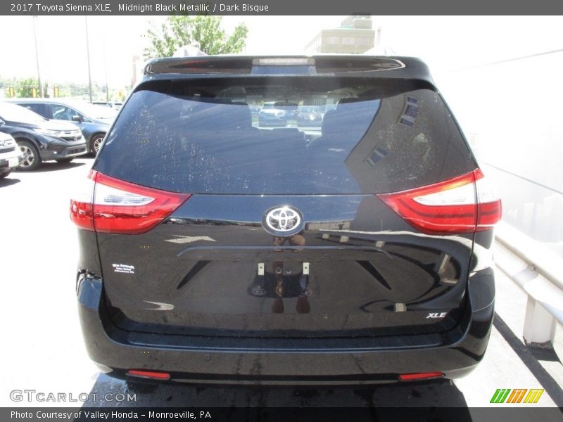 Midnight Black Metallic / Dark Bisque 2017 Toyota Sienna XLE