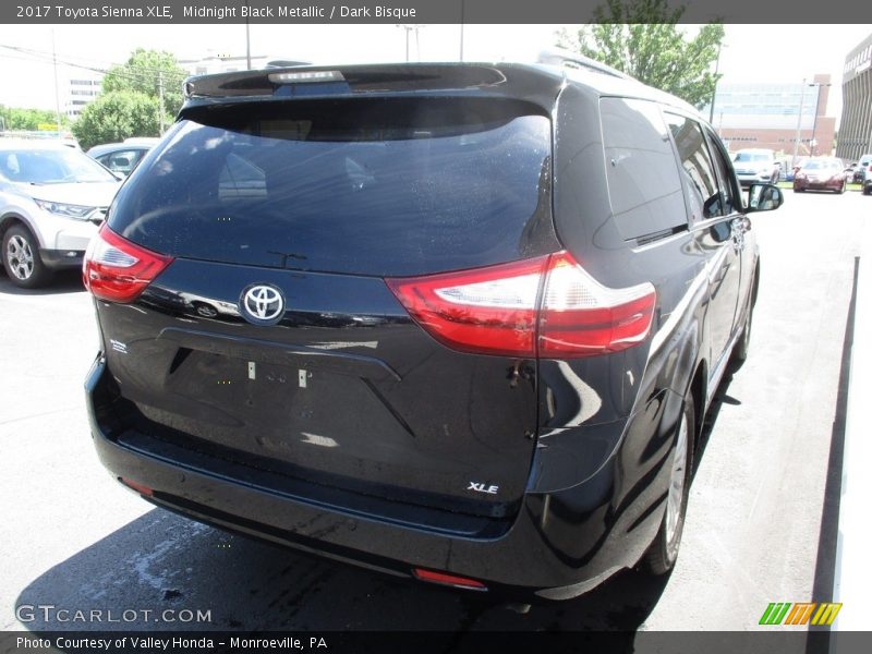 Midnight Black Metallic / Dark Bisque 2017 Toyota Sienna XLE
