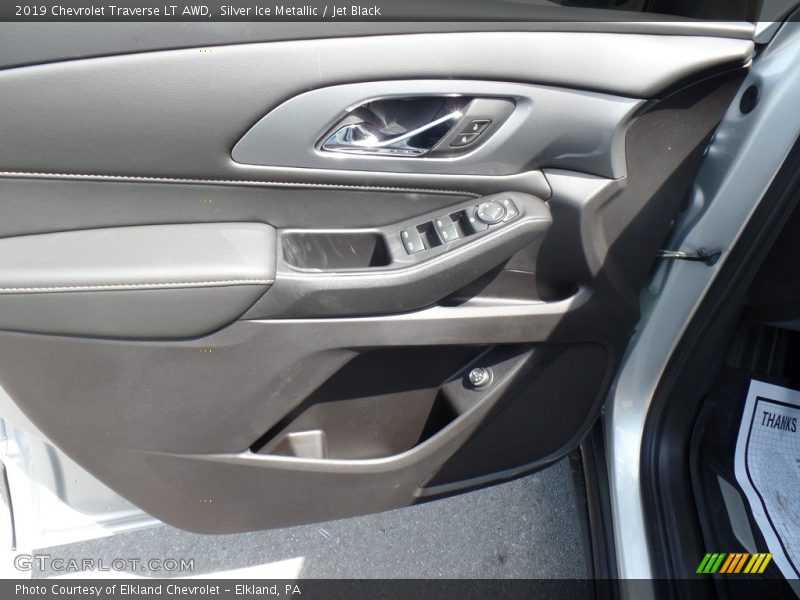 Silver Ice Metallic / Jet Black 2019 Chevrolet Traverse LT AWD