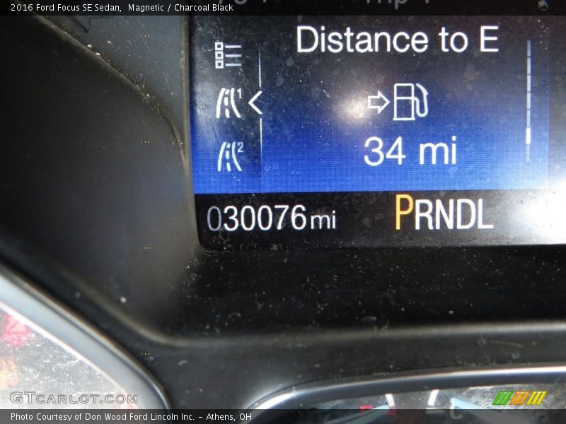 Magnetic / Charcoal Black 2016 Ford Focus SE Sedan