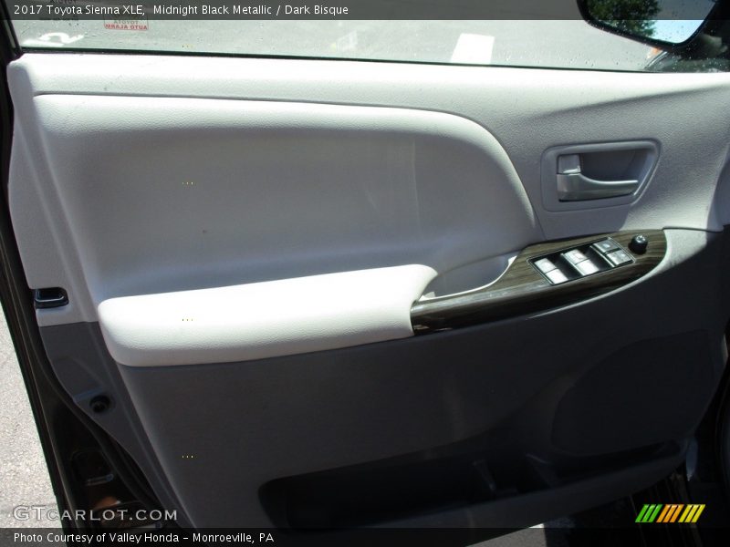 Midnight Black Metallic / Dark Bisque 2017 Toyota Sienna XLE