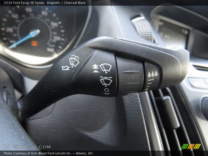 Magnetic / Charcoal Black 2016 Ford Focus SE Sedan