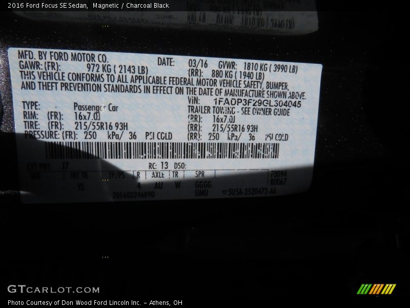 Magnetic / Charcoal Black 2016 Ford Focus SE Sedan