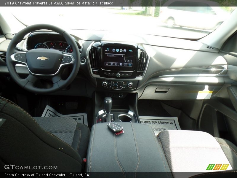 Silver Ice Metallic / Jet Black 2019 Chevrolet Traverse LT AWD
