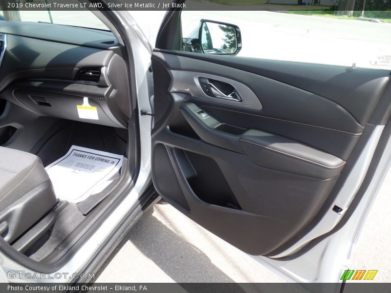 Silver Ice Metallic / Jet Black 2019 Chevrolet Traverse LT AWD