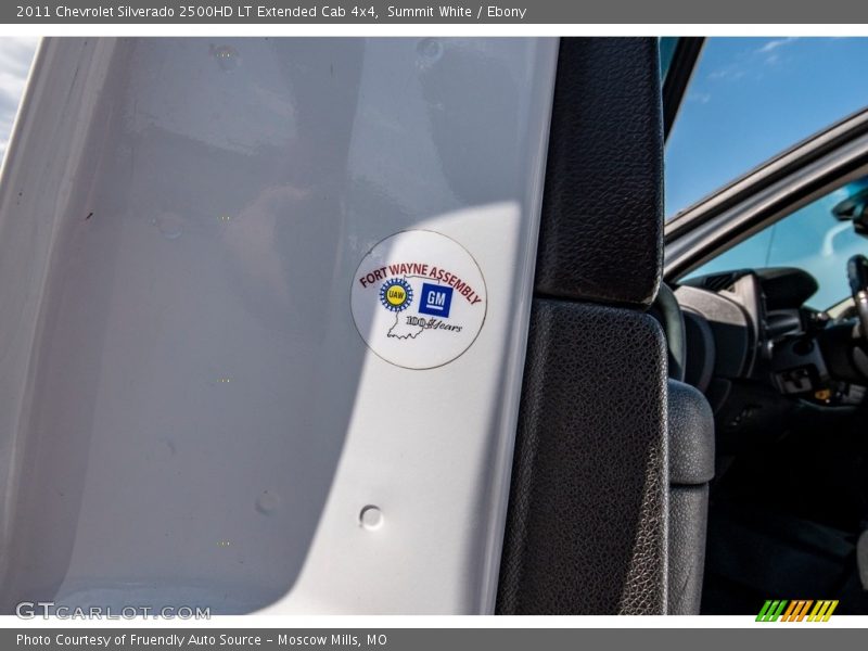 Summit White / Ebony 2011 Chevrolet Silverado 2500HD LT Extended Cab 4x4