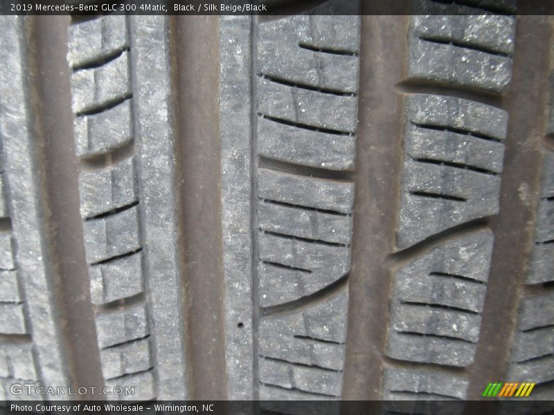 Black / Silk Beige/Black 2019 Mercedes-Benz GLC 300 4Matic