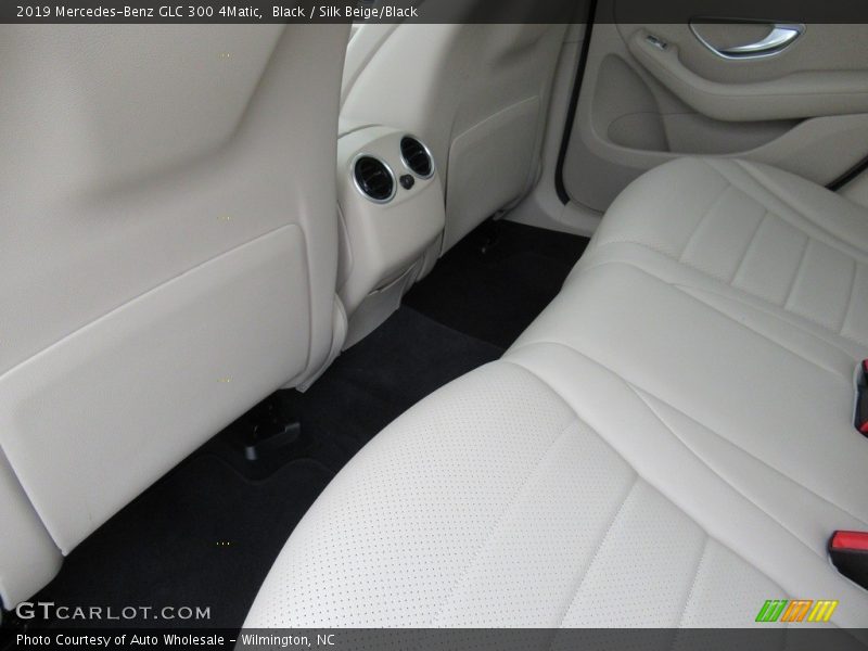 Black / Silk Beige/Black 2019 Mercedes-Benz GLC 300 4Matic