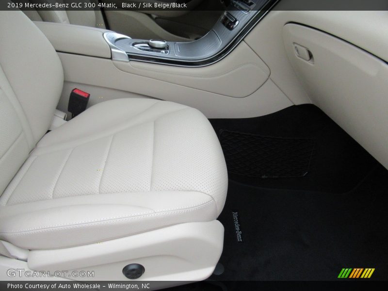 Black / Silk Beige/Black 2019 Mercedes-Benz GLC 300 4Matic