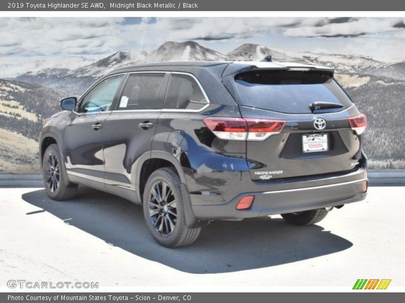 Midnight Black Metallic / Black 2019 Toyota Highlander SE AWD