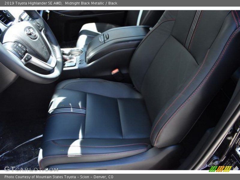 Midnight Black Metallic / Black 2019 Toyota Highlander SE AWD