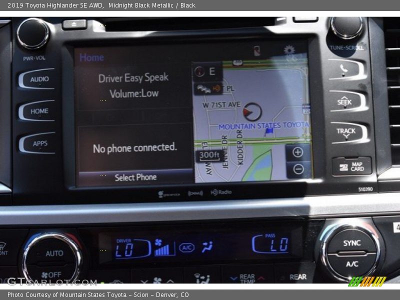 Midnight Black Metallic / Black 2019 Toyota Highlander SE AWD