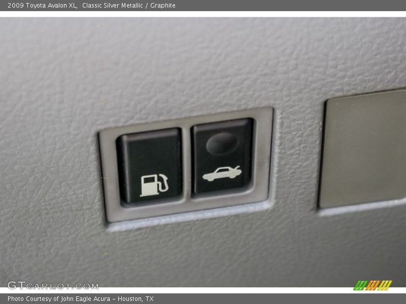 Classic Silver Metallic / Graphite 2009 Toyota Avalon XL