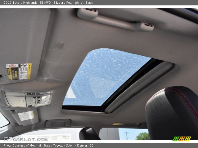 Blizzard Pearl White / Black 2019 Toyota Highlander SE AWD