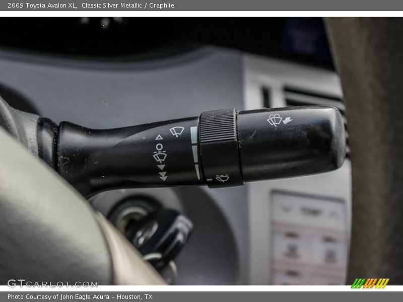 Classic Silver Metallic / Graphite 2009 Toyota Avalon XL