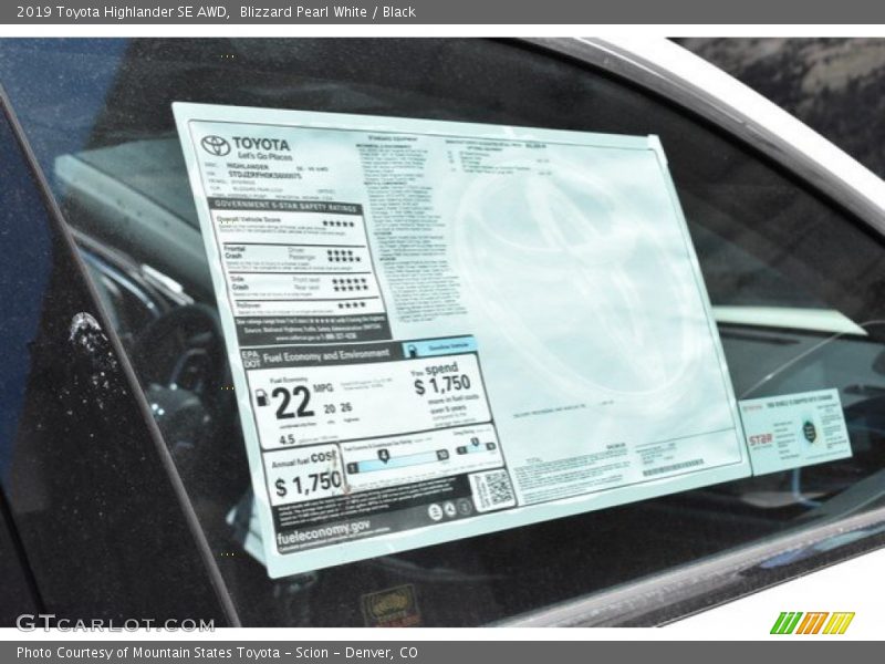 Blizzard Pearl White / Black 2019 Toyota Highlander SE AWD
