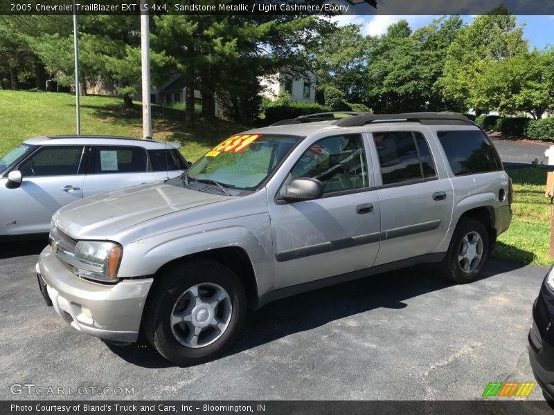 Sandstone Metallic / Light Cashmere/Ebony 2005 Chevrolet TrailBlazer EXT LS 4x4