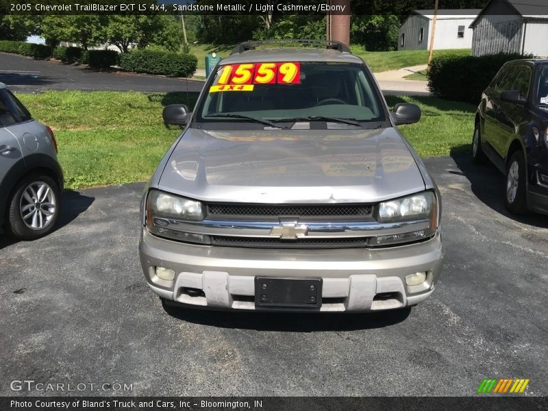 Sandstone Metallic / Light Cashmere/Ebony 2005 Chevrolet TrailBlazer EXT LS 4x4