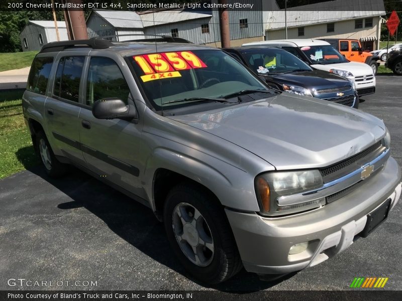 Sandstone Metallic / Light Cashmere/Ebony 2005 Chevrolet TrailBlazer EXT LS 4x4