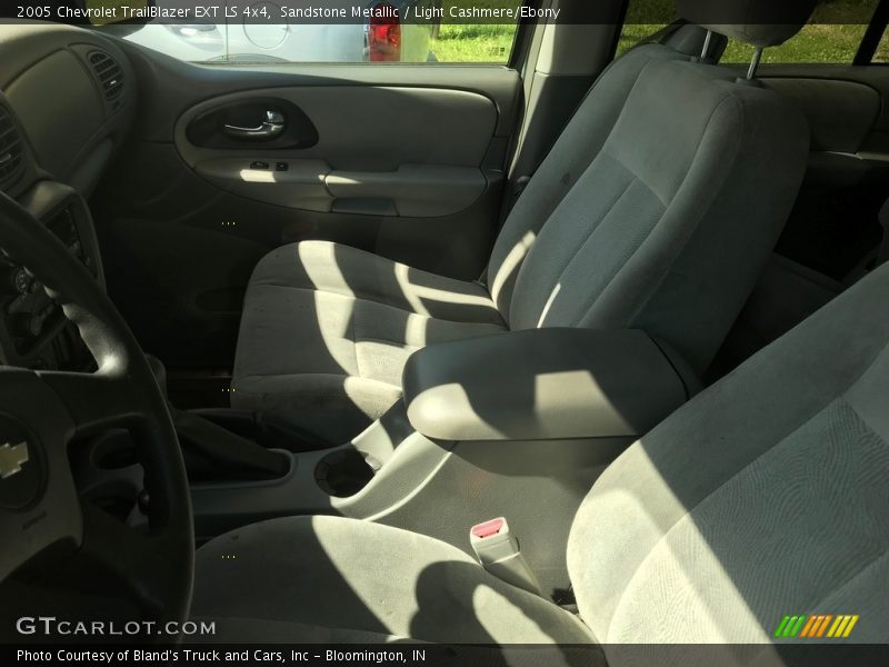 Sandstone Metallic / Light Cashmere/Ebony 2005 Chevrolet TrailBlazer EXT LS 4x4