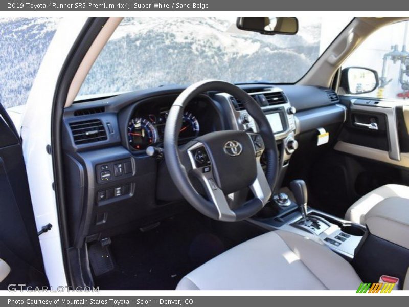 Super White / Sand Beige 2019 Toyota 4Runner SR5 Premium 4x4