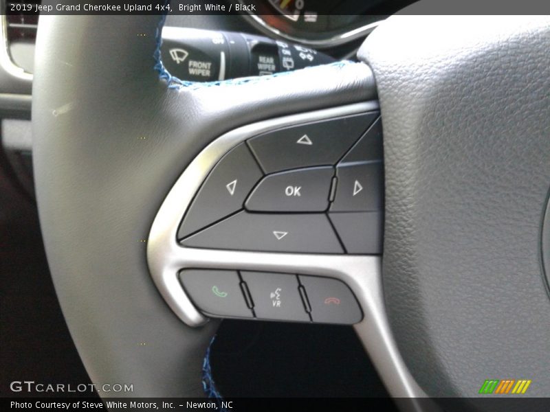 Bright White / Black 2019 Jeep Grand Cherokee Upland 4x4