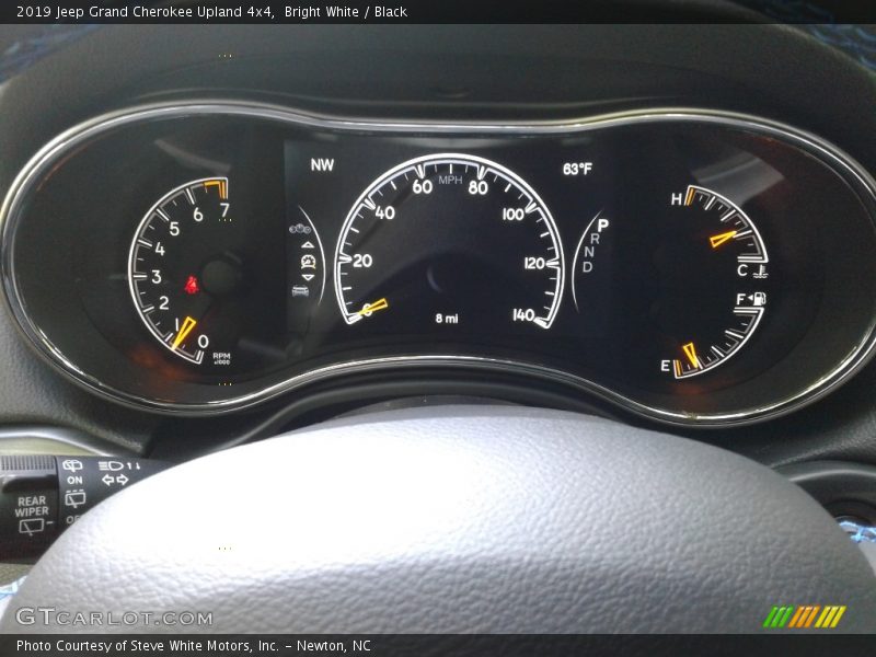 Bright White / Black 2019 Jeep Grand Cherokee Upland 4x4