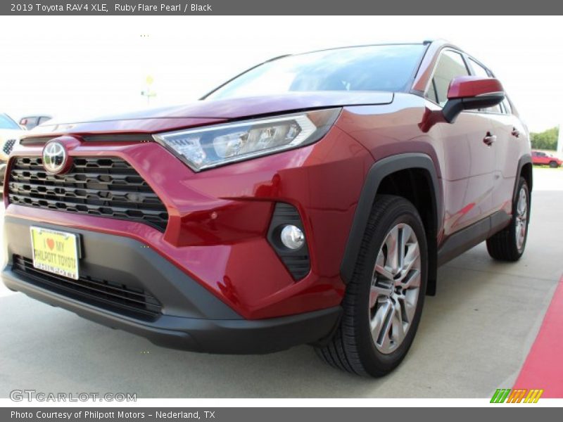 Ruby Flare Pearl / Black 2019 Toyota RAV4 XLE