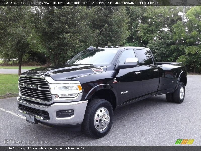 Front 3/4 View of 2019 3500 Laramie Crew Cab 4x4