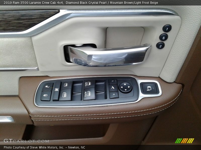 Controls of 2019 3500 Laramie Crew Cab 4x4
