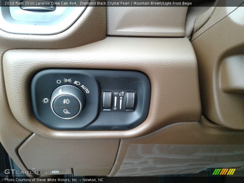 Controls of 2019 3500 Laramie Crew Cab 4x4