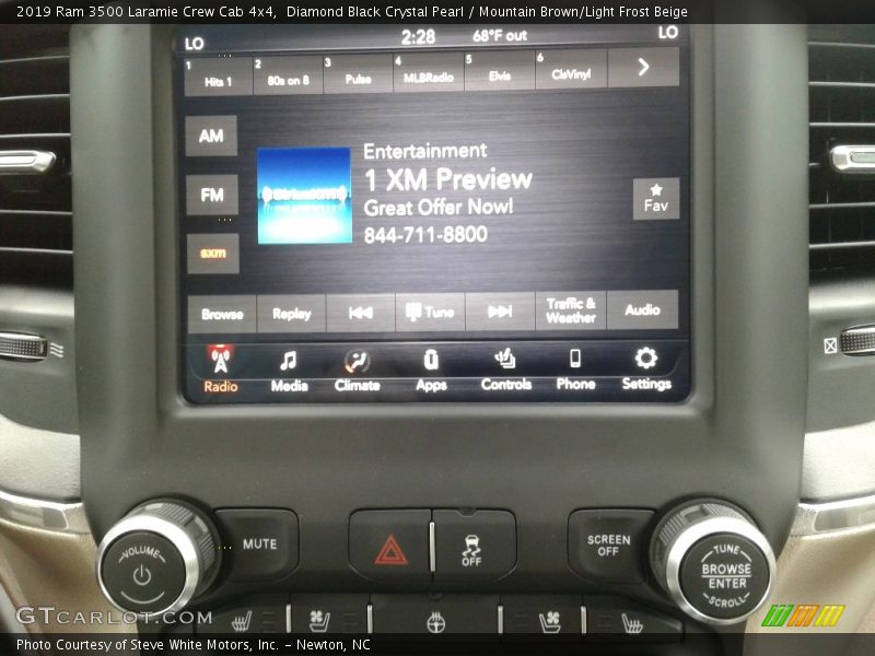 Controls of 2019 3500 Laramie Crew Cab 4x4