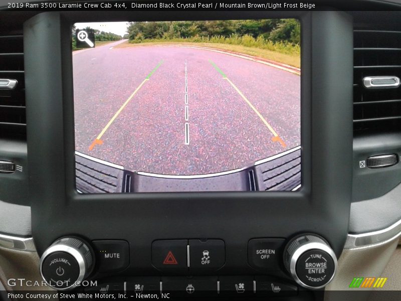Controls of 2019 3500 Laramie Crew Cab 4x4