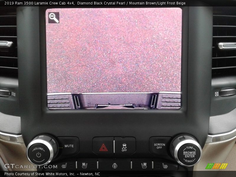 Controls of 2019 3500 Laramie Crew Cab 4x4