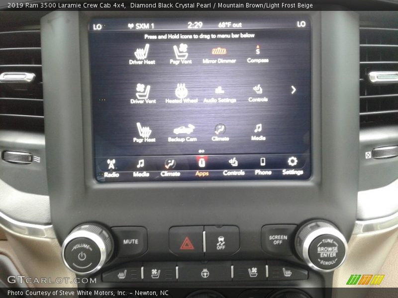 Controls of 2019 3500 Laramie Crew Cab 4x4