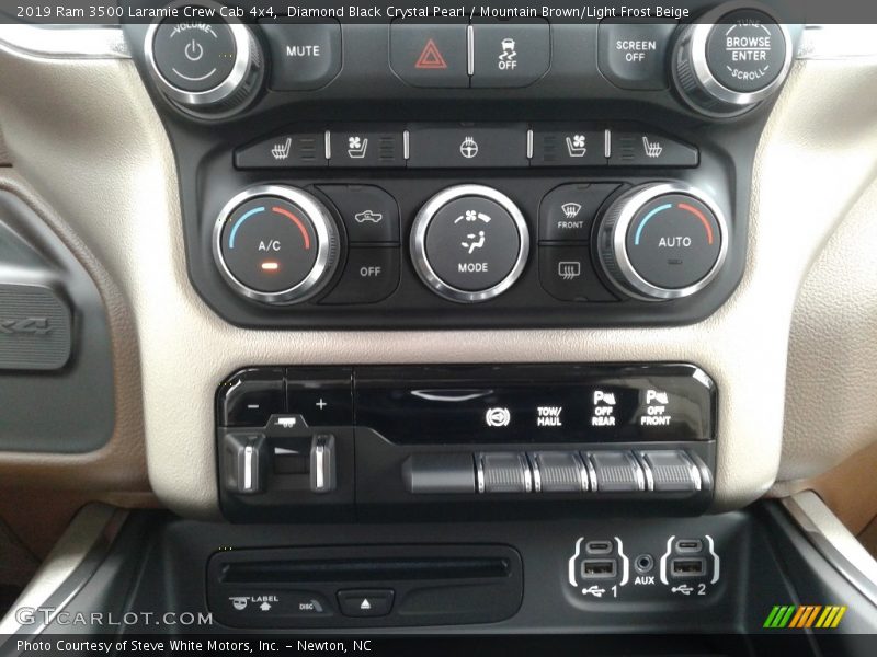 Controls of 2019 3500 Laramie Crew Cab 4x4