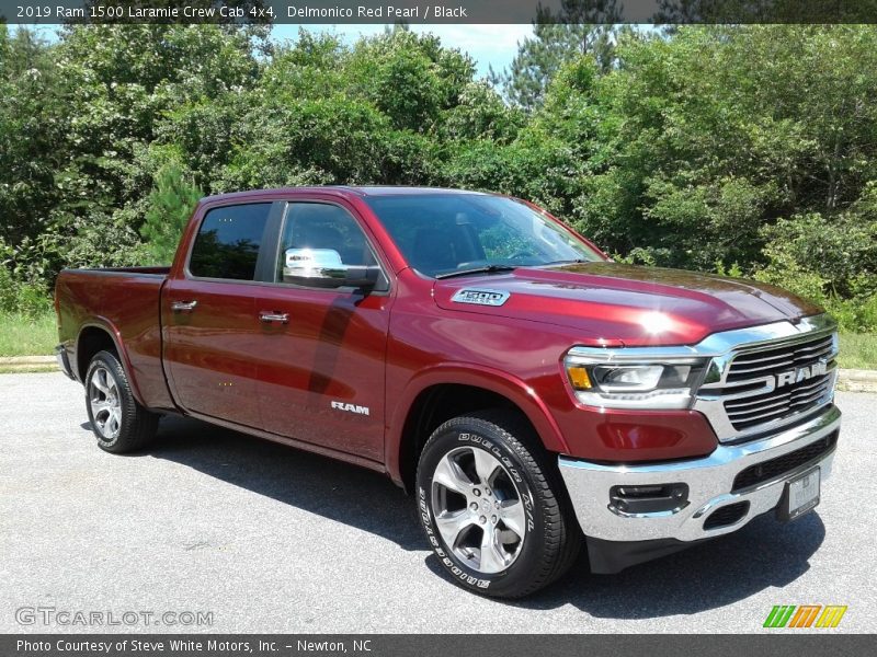 Front 3/4 View of 2019 1500 Laramie Crew Cab 4x4