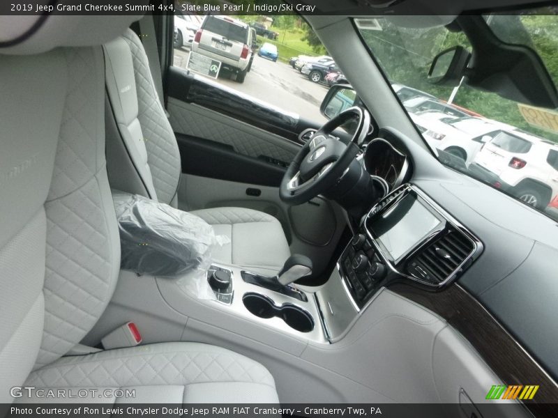 Front Seat of 2019 Grand Cherokee Summit 4x4