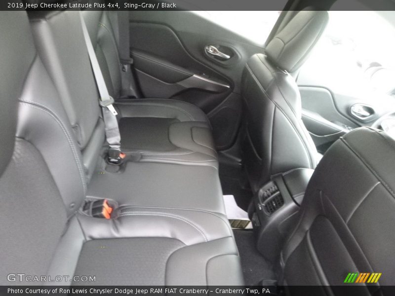 Sting-Gray / Black 2019 Jeep Cherokee Latitude Plus 4x4