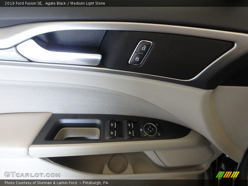 Agate Black / Medium Light Stone 2019 Ford Fusion SE