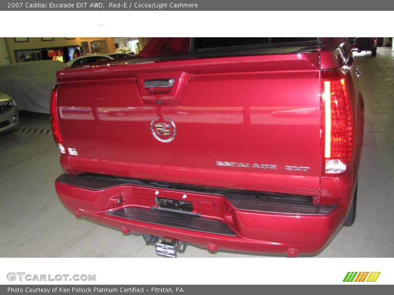 Red-E / Cocoa/Light Cashmere 2007 Cadillac Escalade EXT AWD