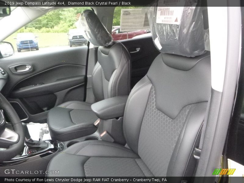 Diamond Black Crystal Pearl / Black 2019 Jeep Compass Latitude 4x4
